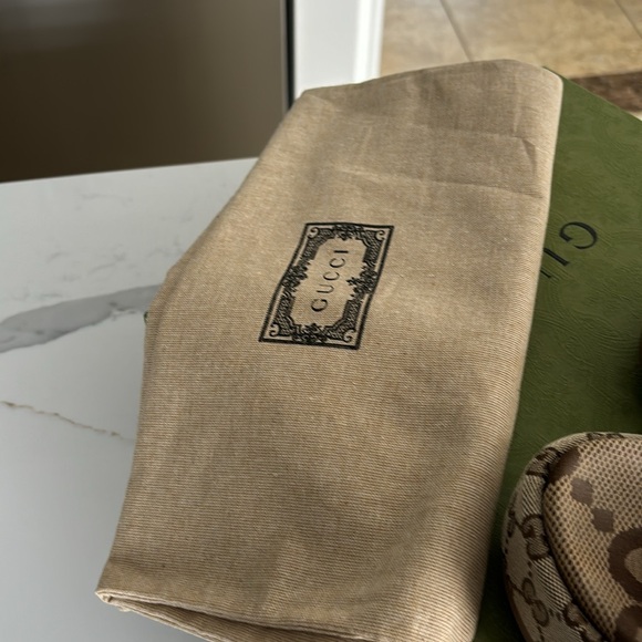 ☀️SOLD☀️Authentic GUCCI Slides Sandals - Picture 6 of 7